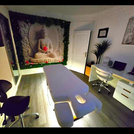The White Home Broadway Love Room Шатору Экстерьер фото